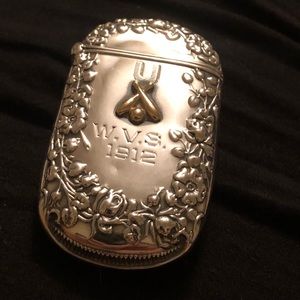 VTG Sterling silver beautiful matches case with wreath etching